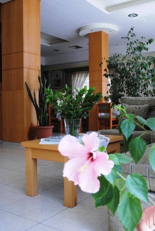 Pyrassos Hotel Néa Ankhíalos Eksteriør billede