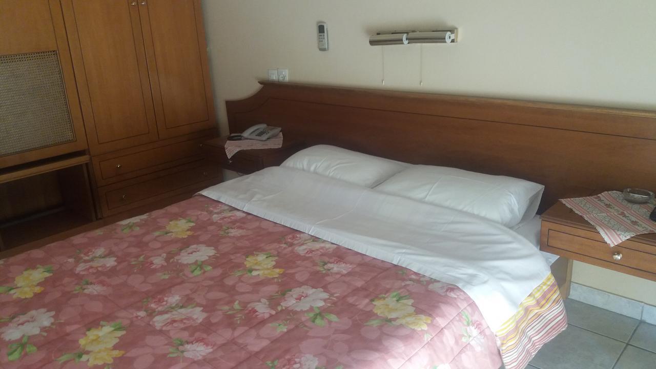 Pyrassos Hotel Néa Ankhíalos Eksteriør billede